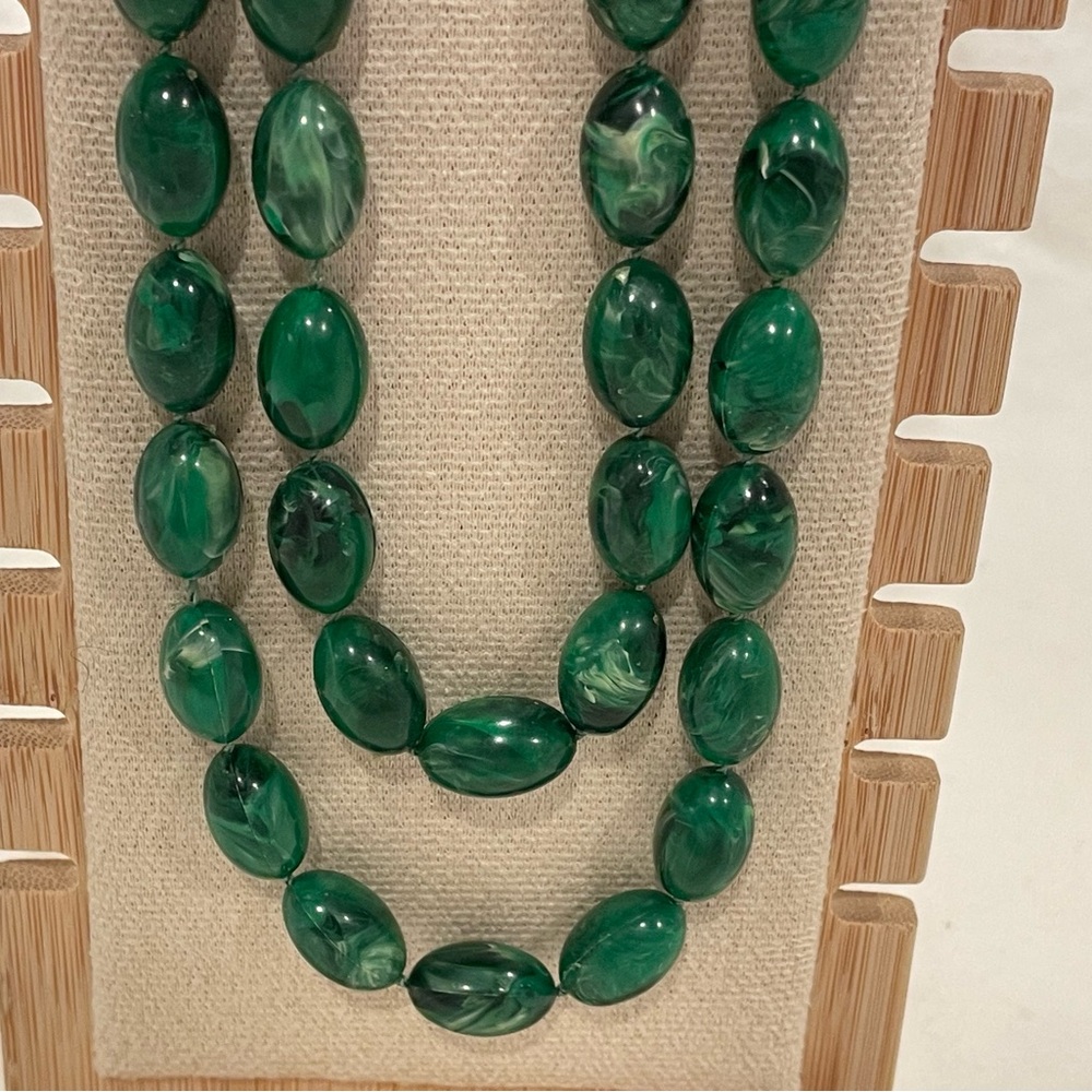 Green Marbled Vintage Beaded Necklace | Hand Knotted | Grannycore | 52” | EUC